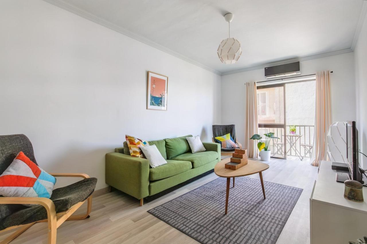 Stylish 3 Bedroom - St. Julians - 5 Mins From Balluta Bay Apartament St. Julian's
